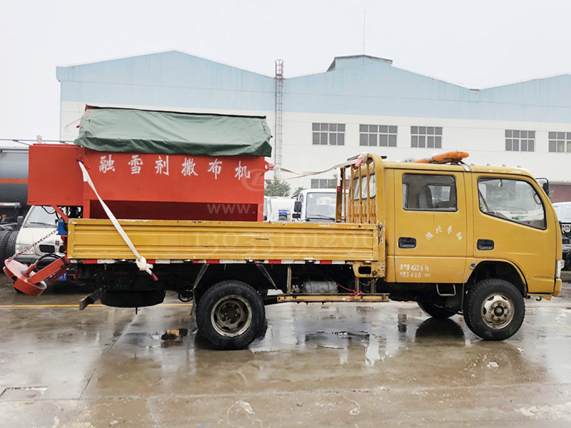 �|�L�p����4�������}�C С����ѩ�����C