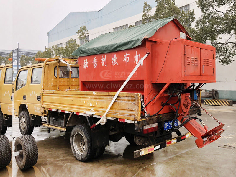 �|�L�p����4�������}�C С����ѩ�����C