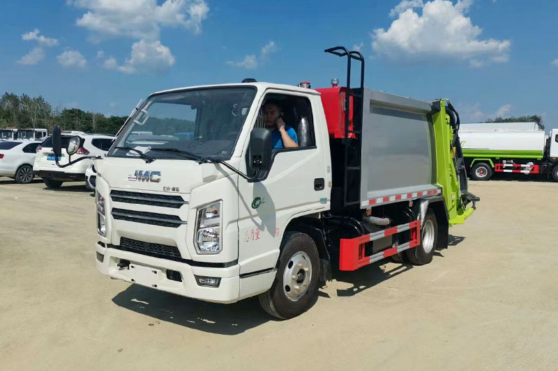 ���4���{�Ɖ��s����܇