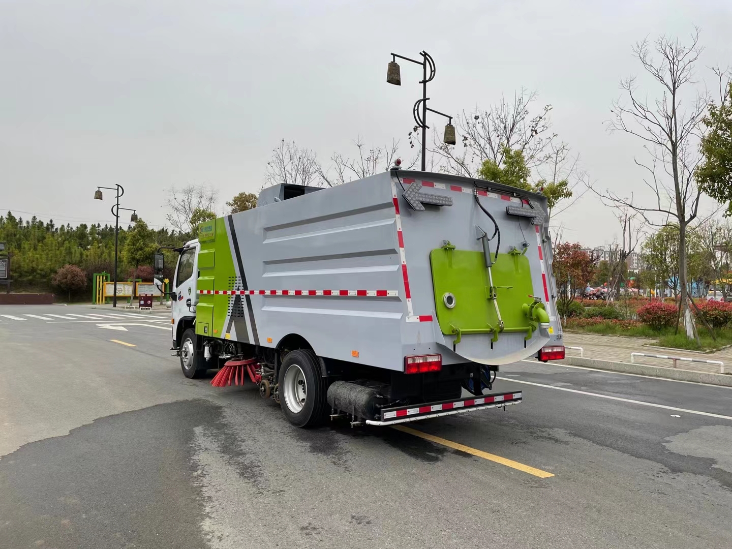 �߶ˇ����|�L(f��ng)�������ϴ��܇