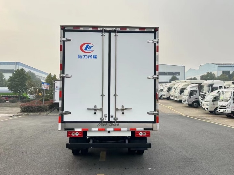 ����W����\�����{�����܇